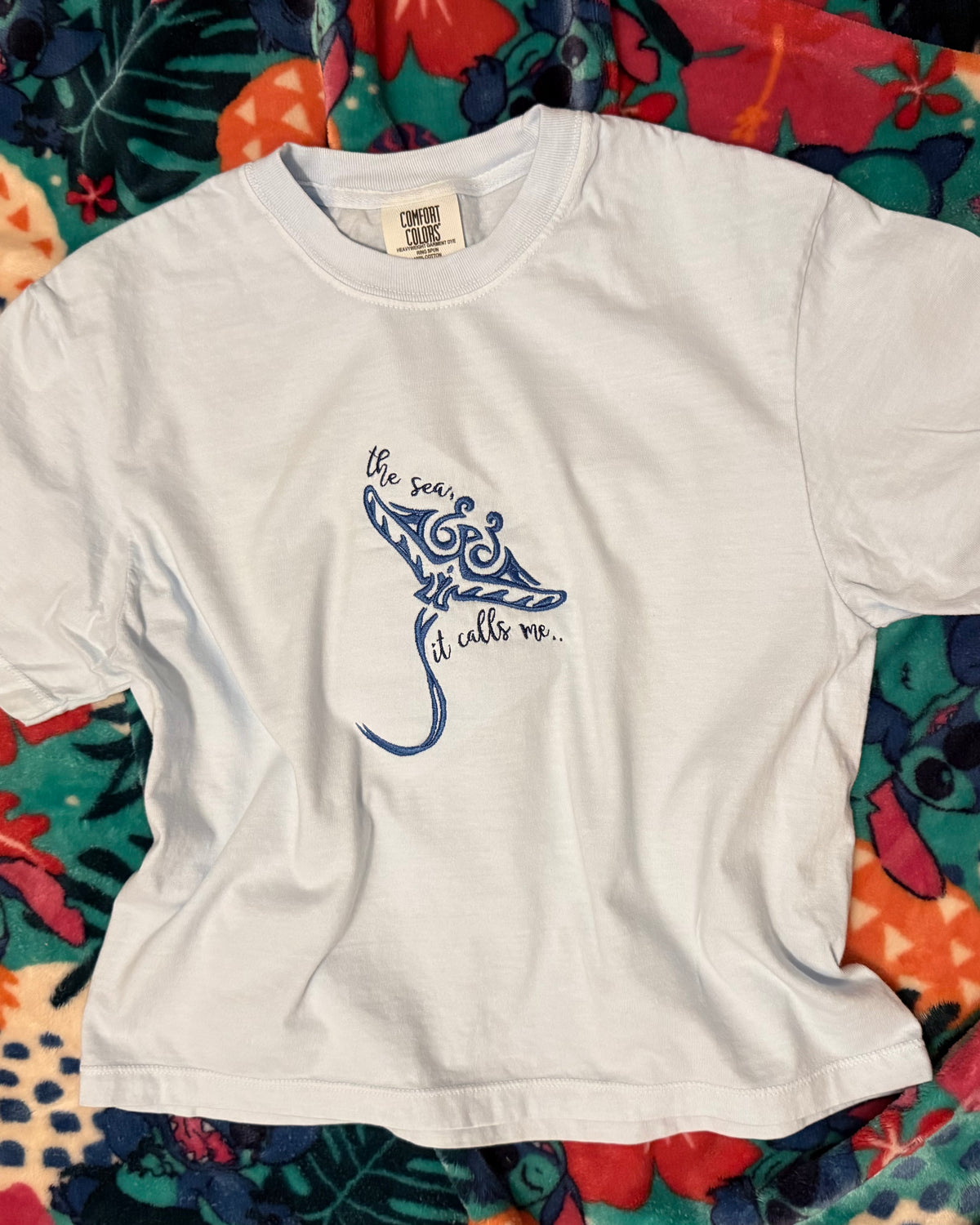 The Sea it Calls Me Crop T-shirt